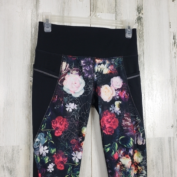 Athleta cropped flower leggings size XS - Picture 11 of 12